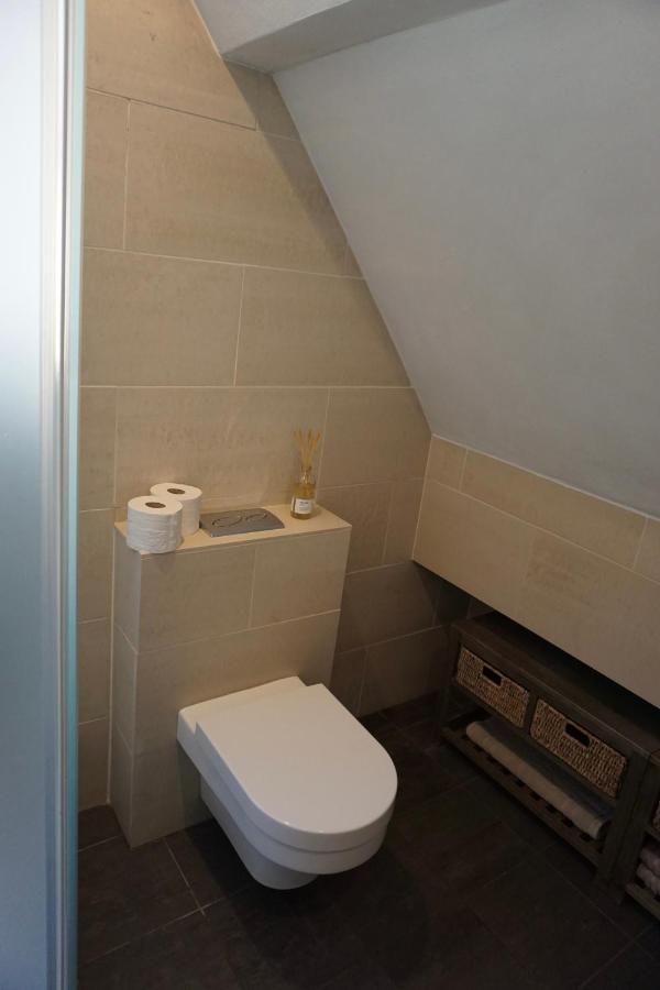Perfectly Located Private Room Oaks And Beeches ซาสเซนไฮม์ ภายนอก รูปภาพ
